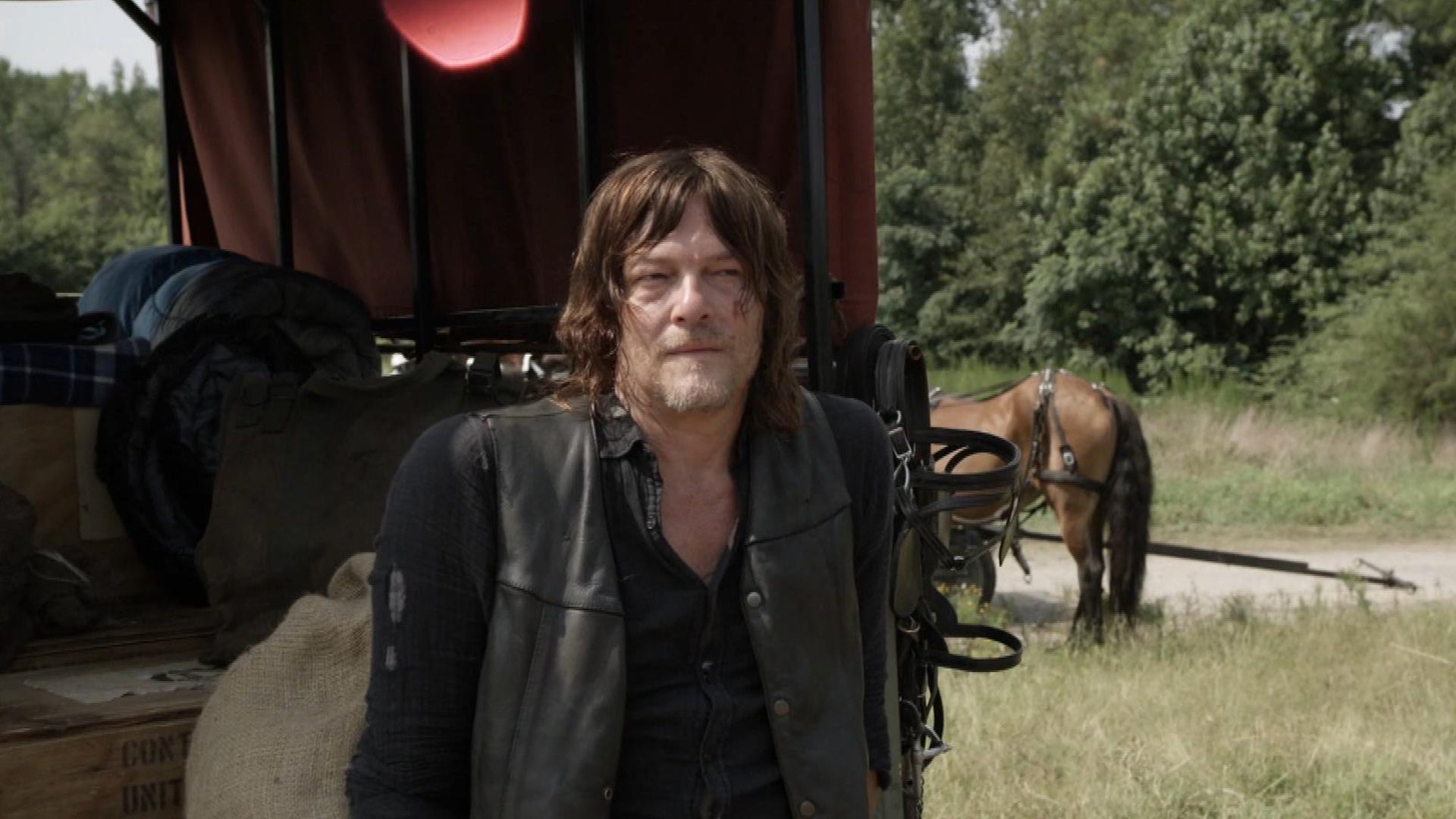 The Walking Dead Sneak Peek Daryl Tells Mercer What Hilltop Used To Be Like Exclusive 0496